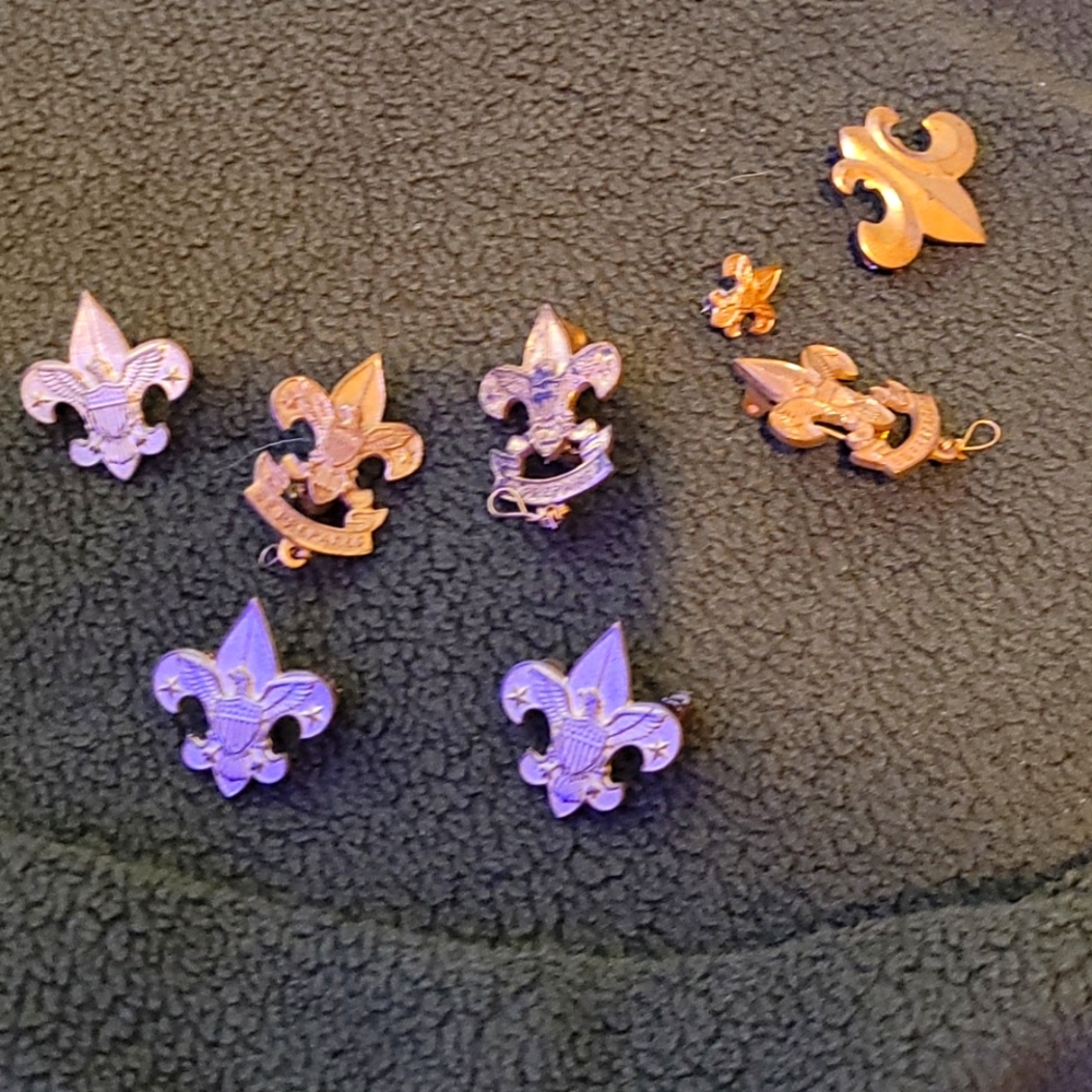 Saint pins